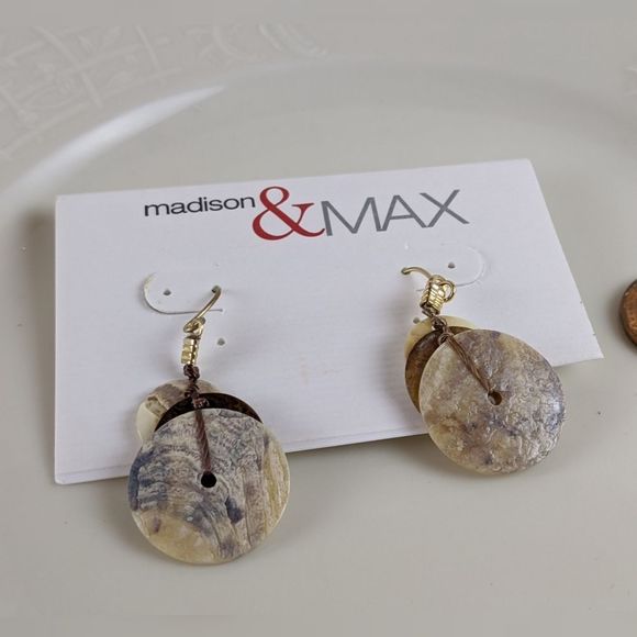🖤3 for 25🖤Madison & Mac Slate Shell Earrings NWT - Picture 3 of 7